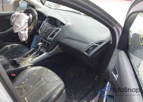 2014 Ford Focus Se z USA, uszkodzony, nr VIN 1FADP3K2XEL194089